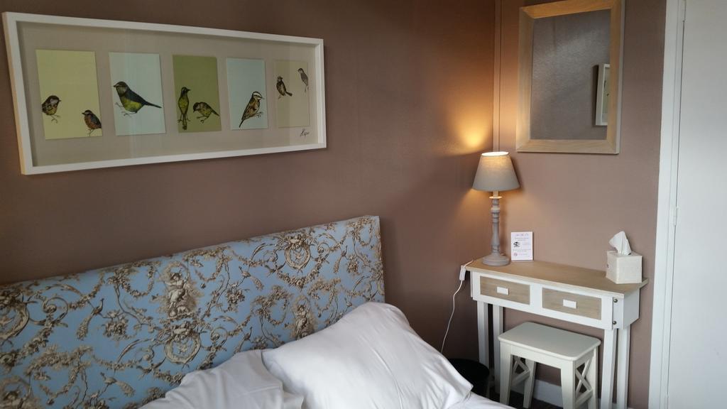 Aux Bles D'Or Hotel Pierrefonds Kamer foto
